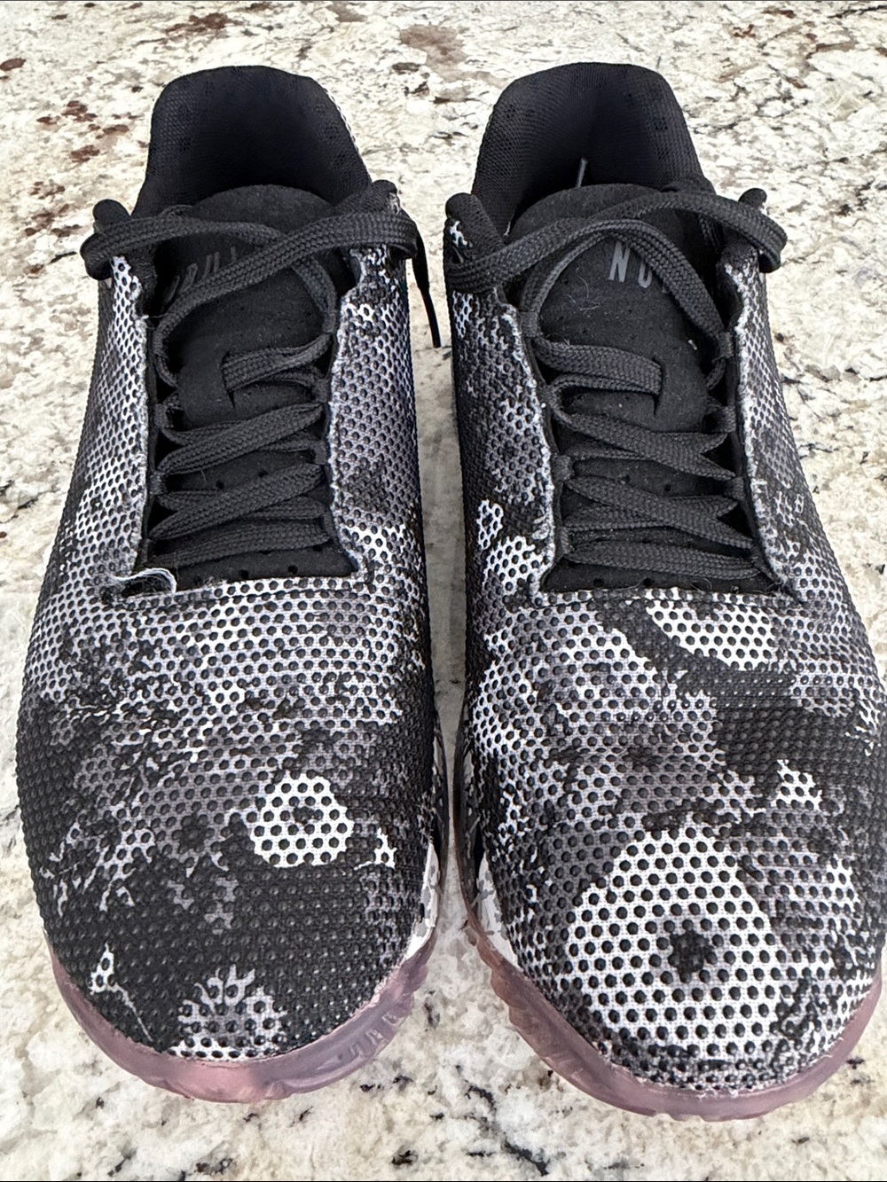 NOBULL Black and Gray flowers size 9